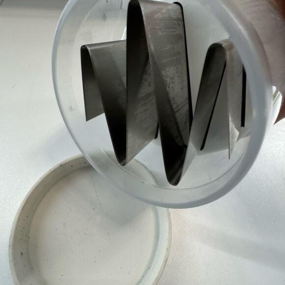 The Pampered Chef Food Chopper USA  #2585 Pre-owned - Picture 5 of 5